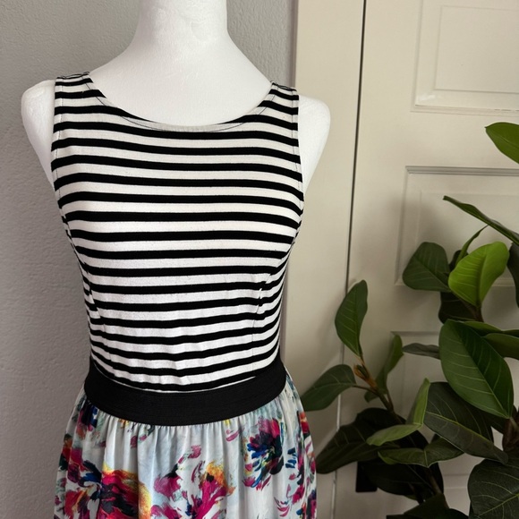 Xhilaration Striped Floral Maxi Dress Size Small - Picture 4 of 6